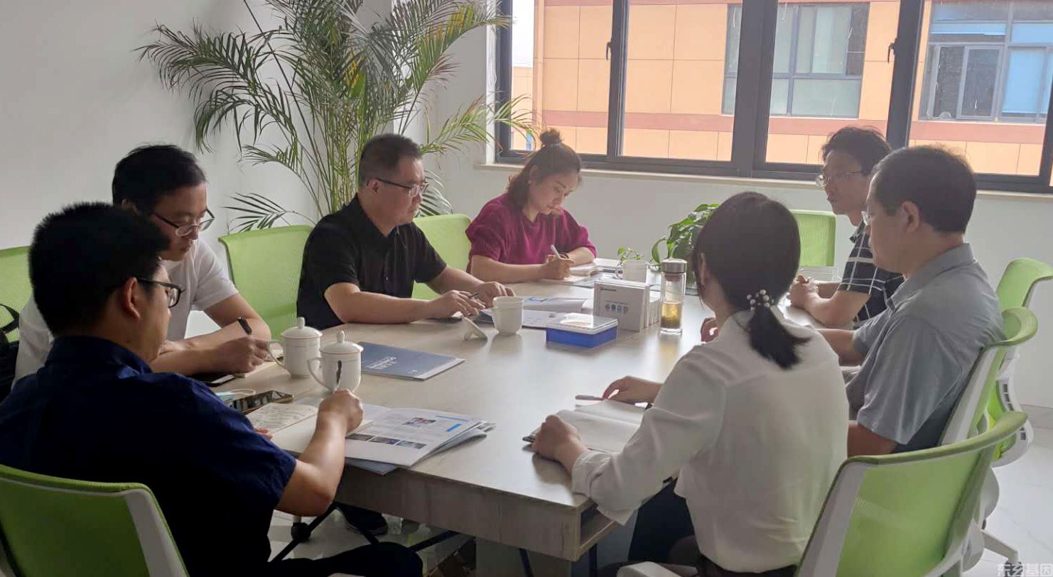 市科技局领导莅临公司视察指导工作(图2)