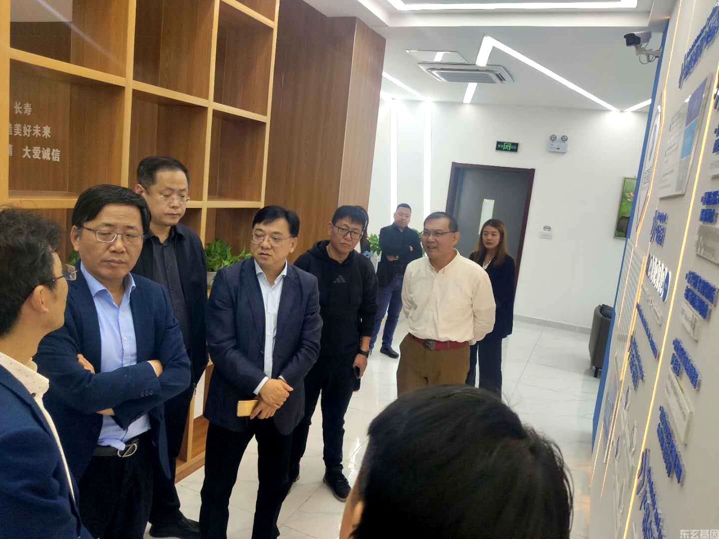 基因合成-上海金桥集团南汇投资相关领导考察交流04