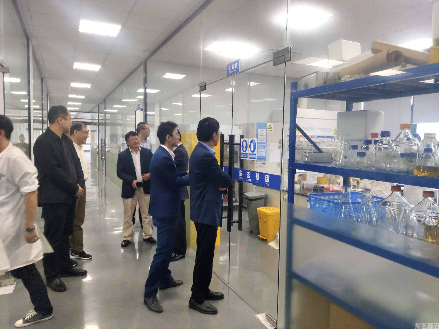 基因合成-上海金桥集团南汇投资相关领导考察交流01